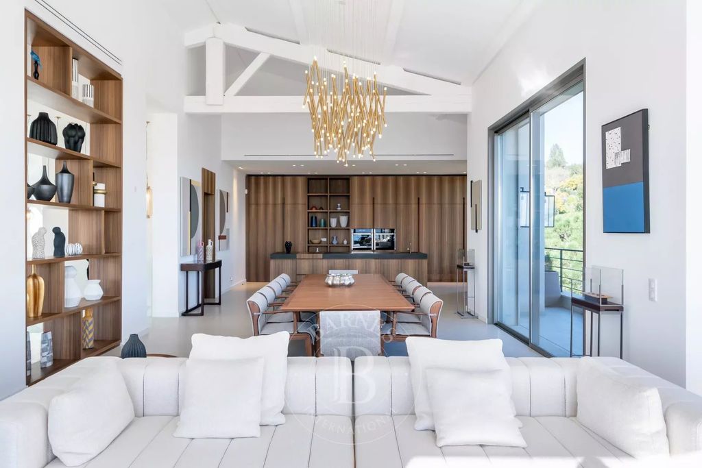 Property photo 3 of 30