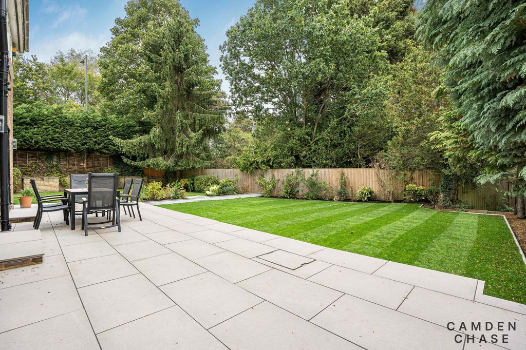 Property photo 3 of 33