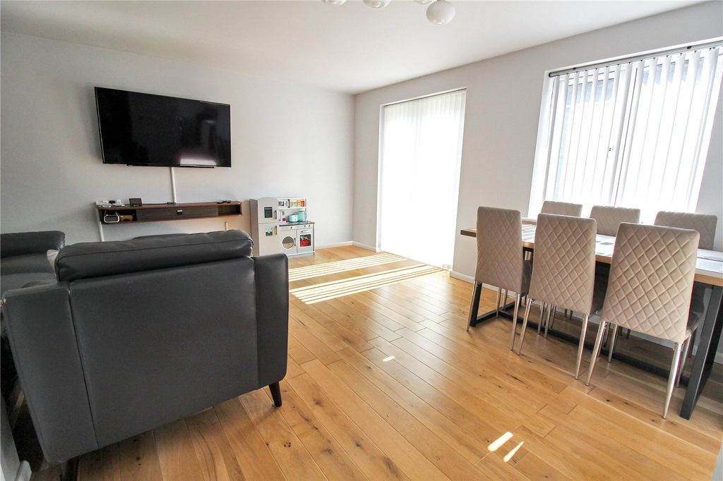 Property photo 2 of 17 Picture No. 05