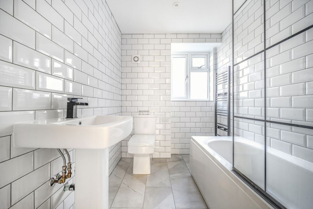 Property photo 3 of 6 1211068 (5)