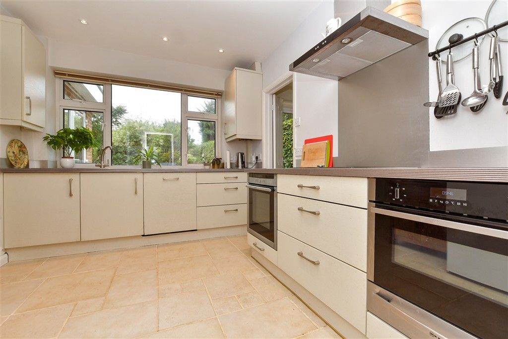 Property photo 1 of 17 Kitchen