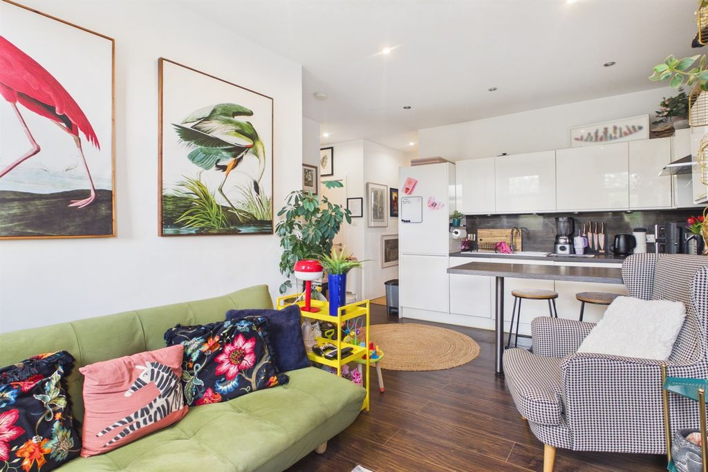 Property photo 2 of 11 Living Area