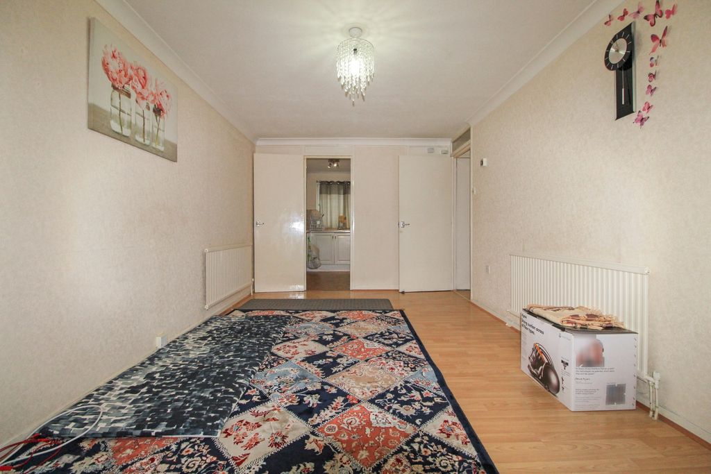 Property photo 3 of 6 Gallery