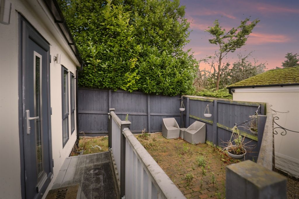 Property photo 2 of 6