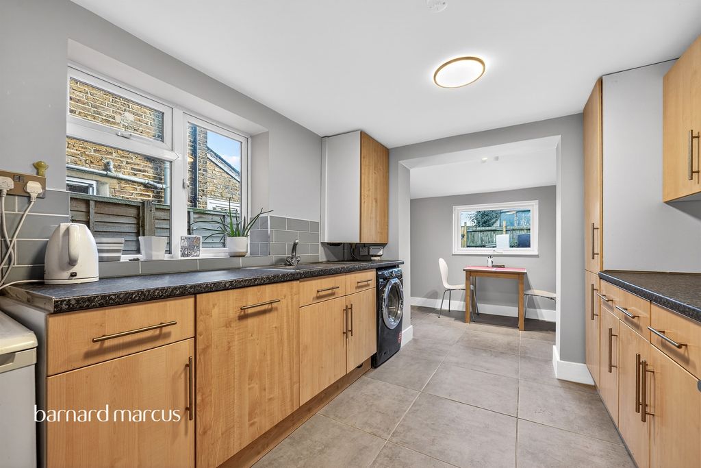 Property photo 3 of 10