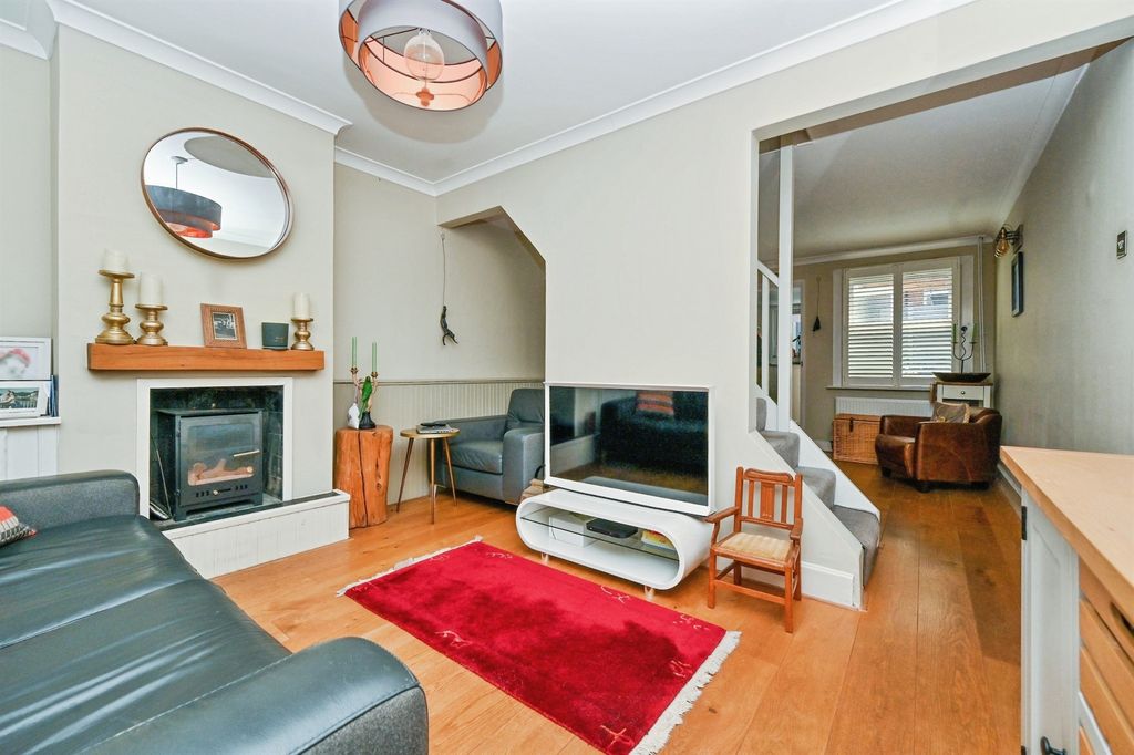 Property photo 3 of 17