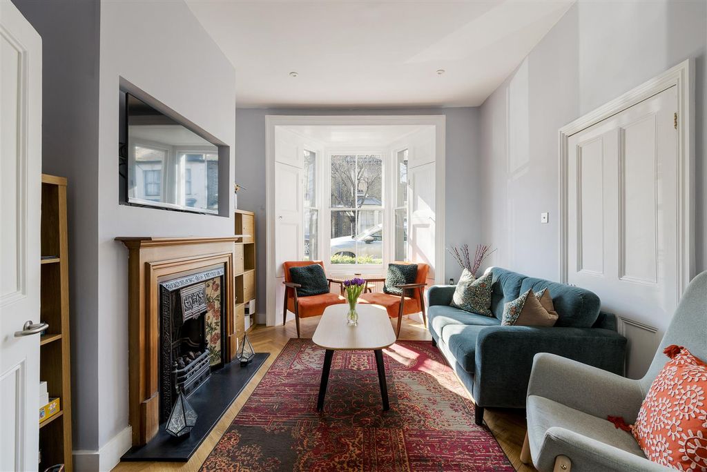 Property photo 2 of 50 Dansedale Road, E9