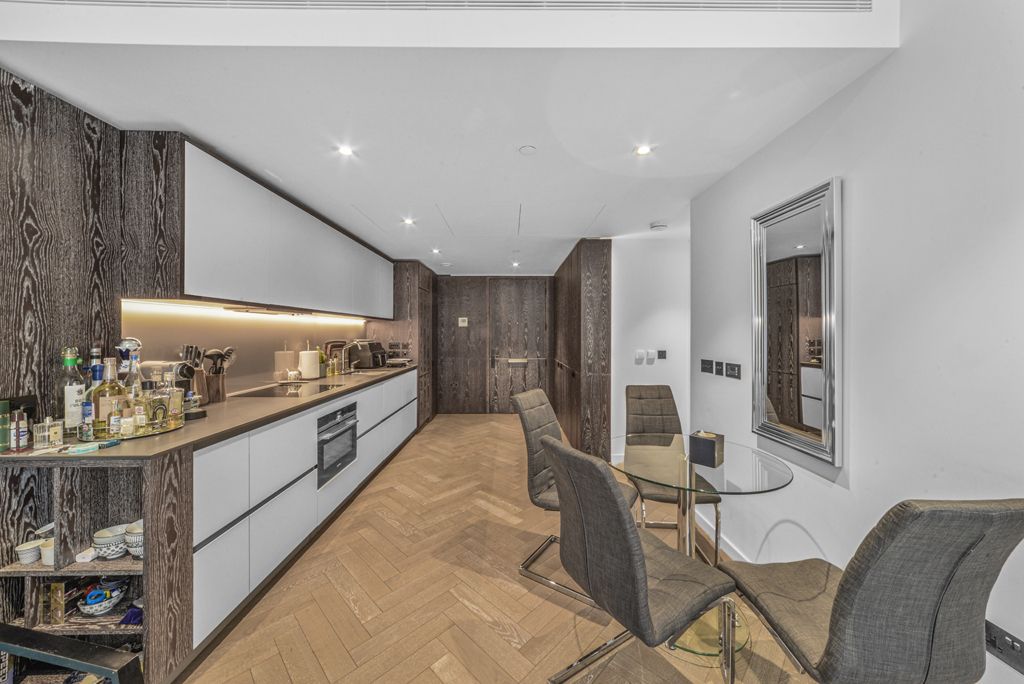 Property photo 2 of 17 Picture No. 12