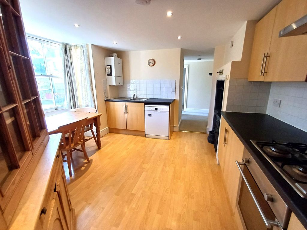 Property photo 3 of 17 Picture No. 04