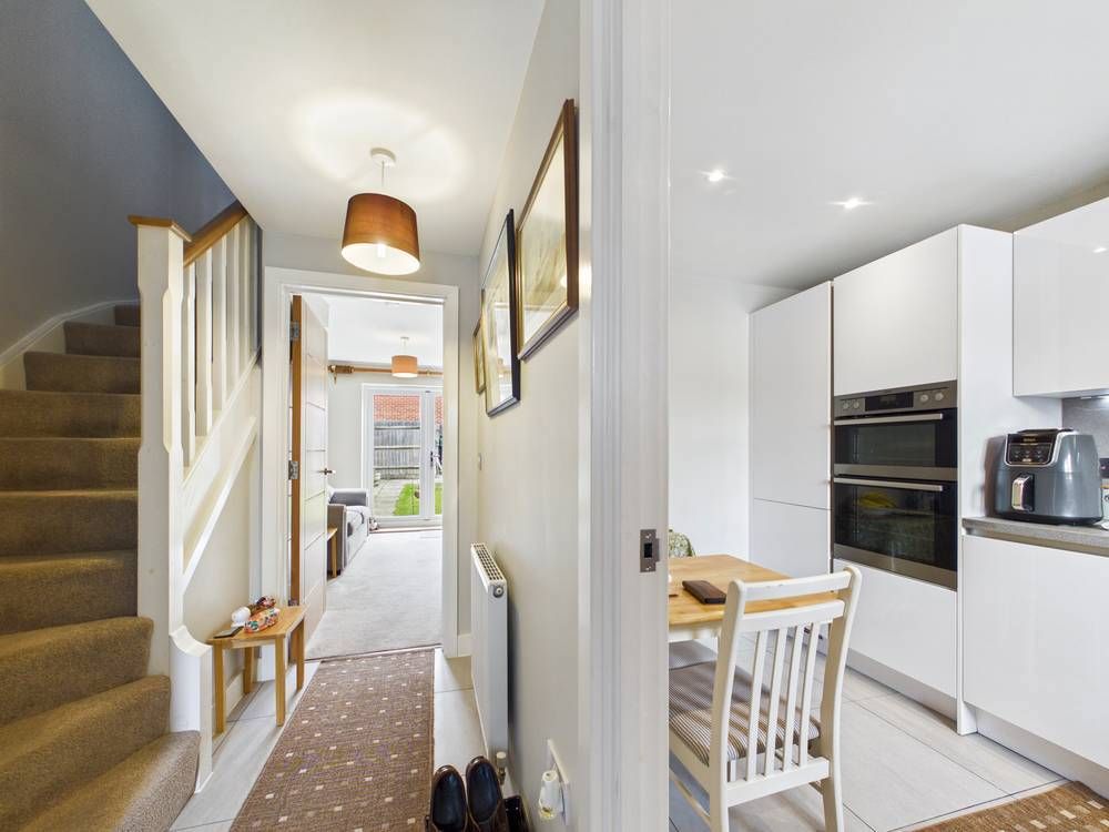 Property photo 2 of 14 Giraffe360-Still003