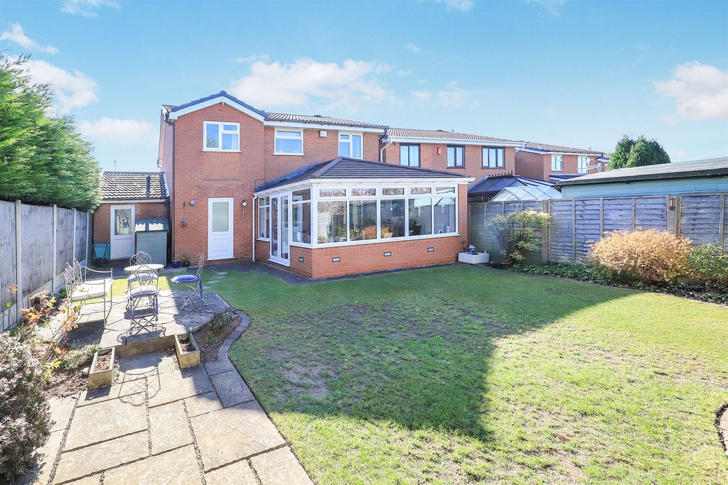 Property photo 2 of 21