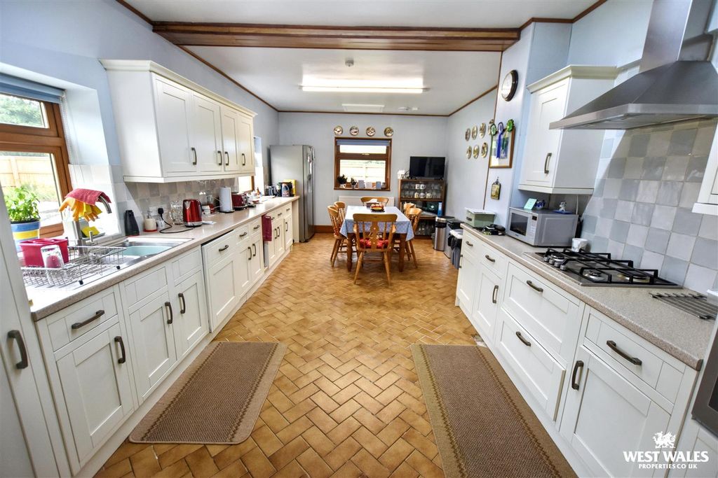Property photo 3 of 36 15 (5).Jpg