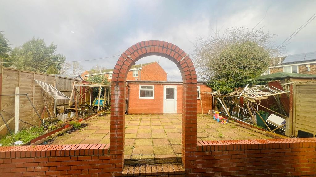 Property photo 2 of 13