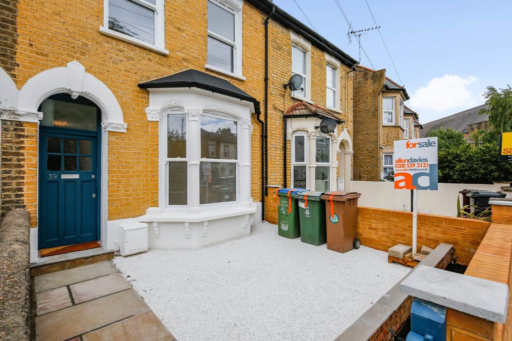 Property photo 1 of 18