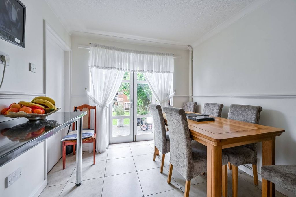 Property photo 1 of 17