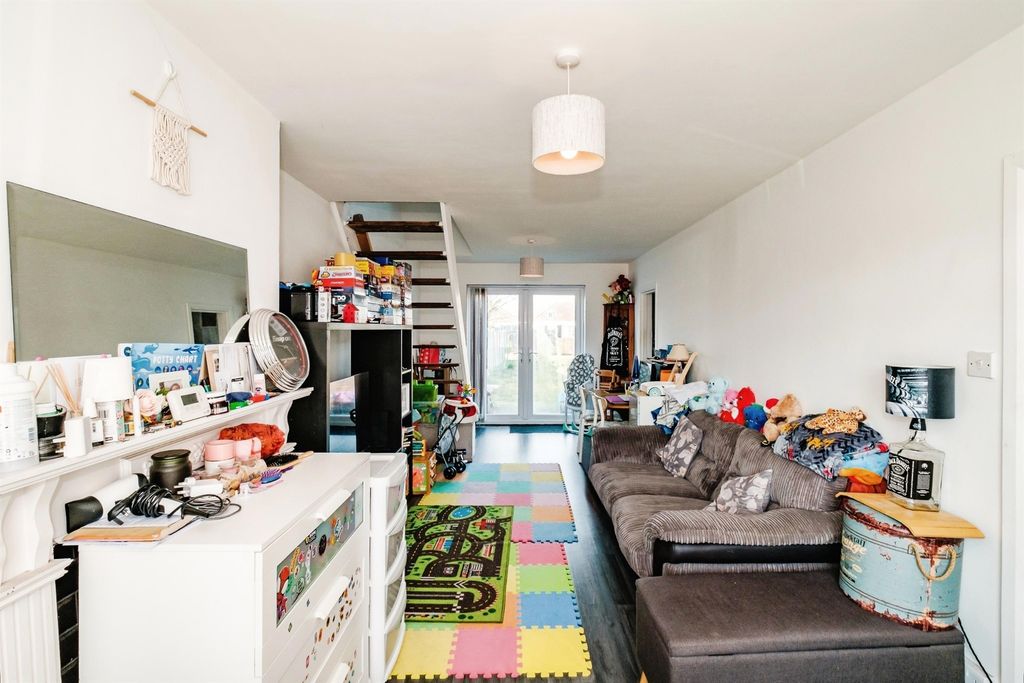 Property photo 3 of 11
