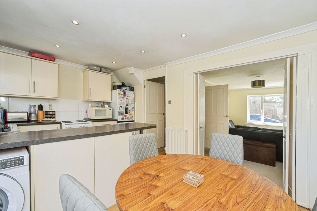 Property photo 2 of 20