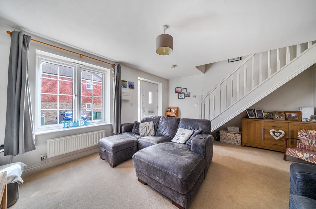 Property photo 2 of 9