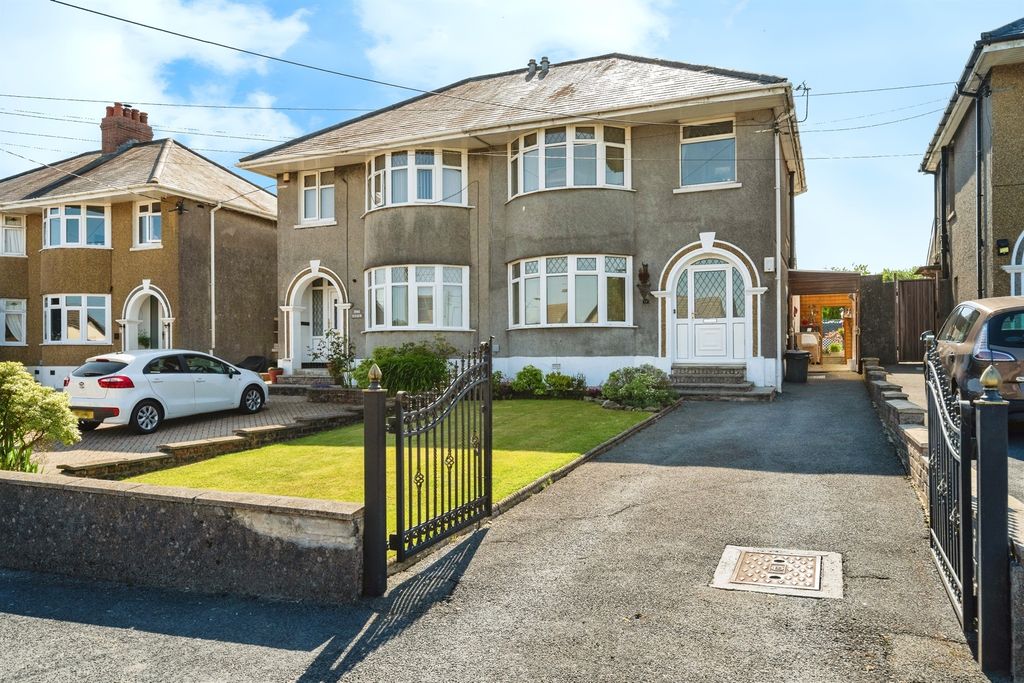 Property photo 1 of 20