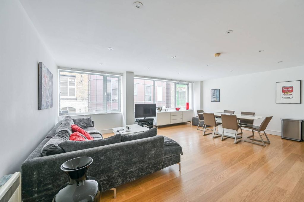 Property photo 2 of 10
