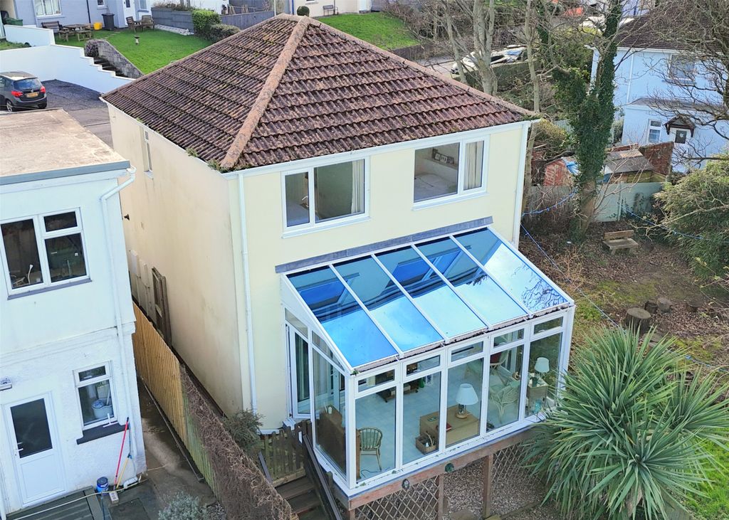 Property photo 3 of 23 3 - Picture No. 01