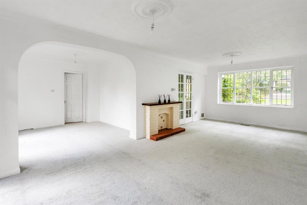 Property photo 3 of 18 .14.Jpg