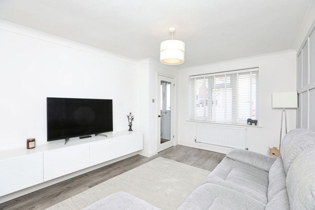 Property photo 2 of 16 Pbox-Img.Jpg
