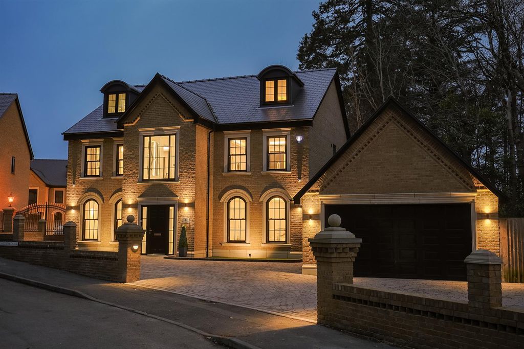 Property photo 1 of 41 Front Cover _ 1 1 1 Twilight - 4 Redwood Court - W