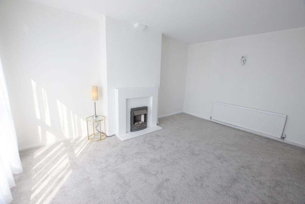 Property photo 3 of 19 Living Room