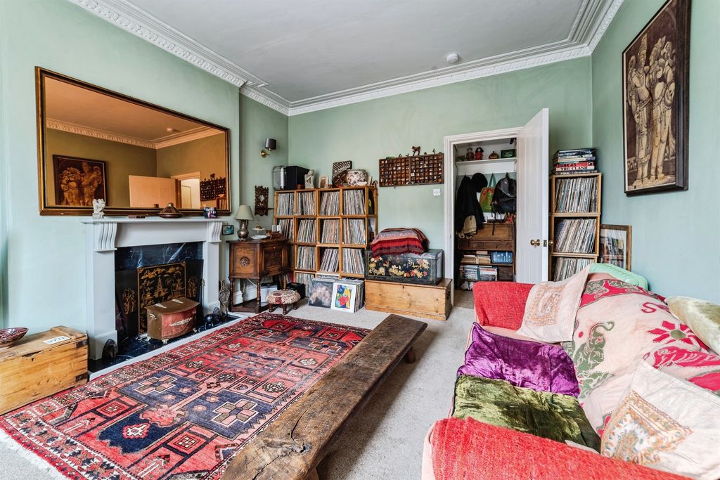 Property photo 3 of 14