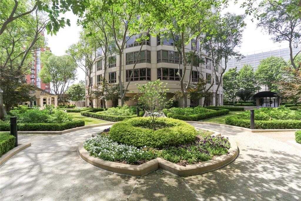 Property photo 1 of 31