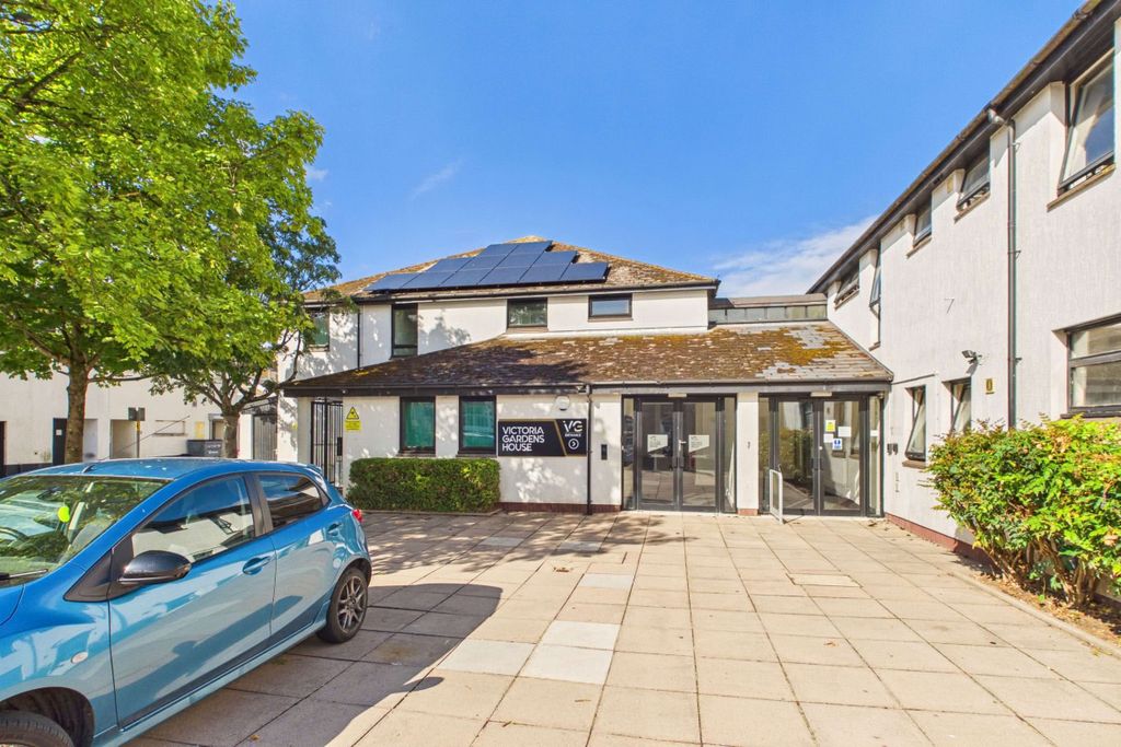 Property photo 1 of 11