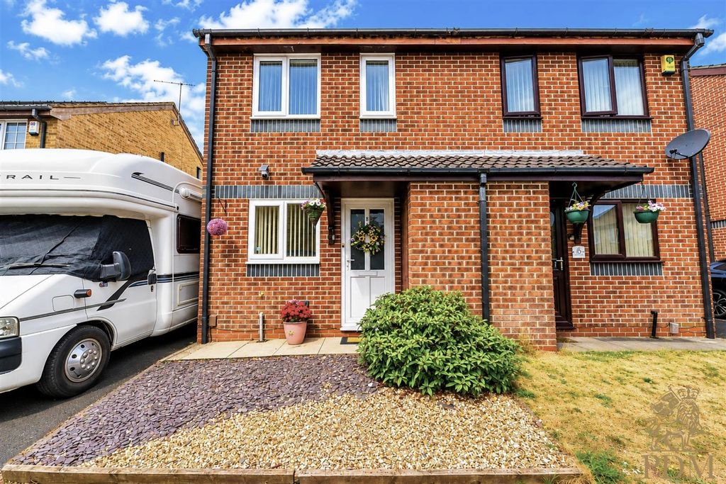 Property photo 1 of 16 8 Lakeland Avenue, Hucknall (1 Of 20).Jpg