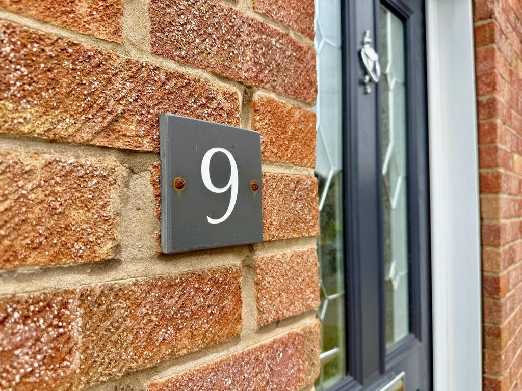 Property photo 2 of 18 Picture No. 17