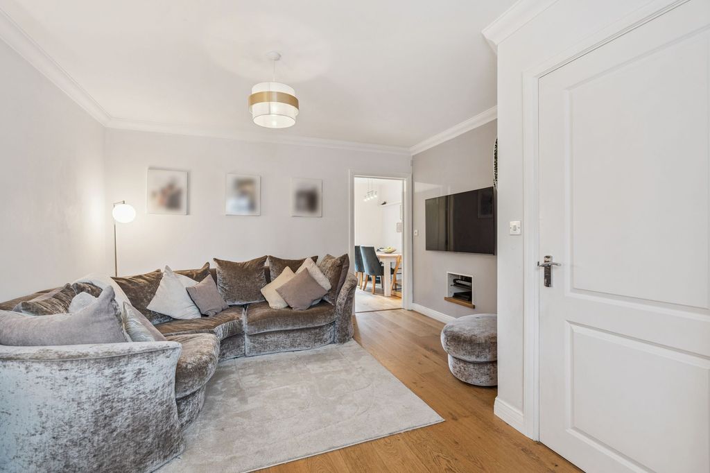 Property photo 2 of 16 Living Room