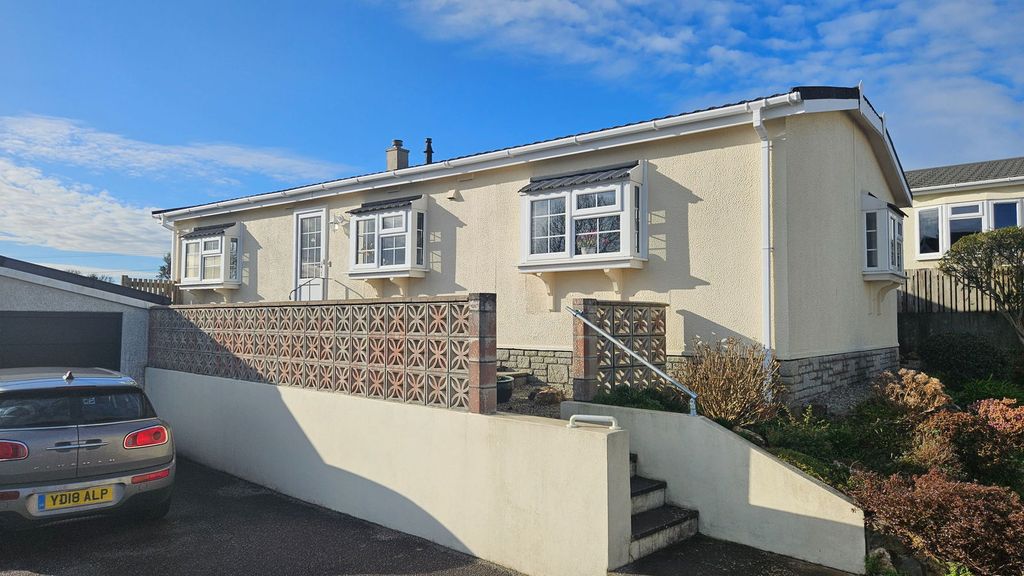 Property photo 1 of 28