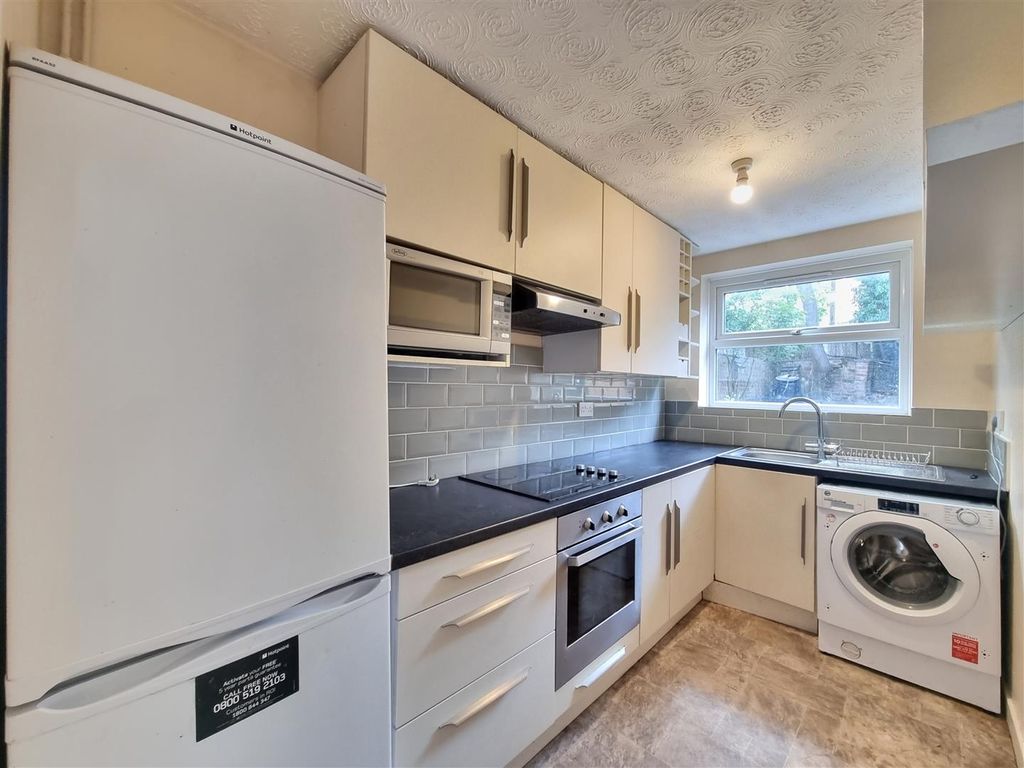 Property photo 1 of 18 Kitchen