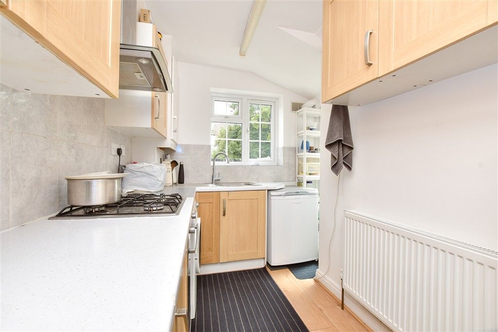 Property photo 3 of 8 Kitchen