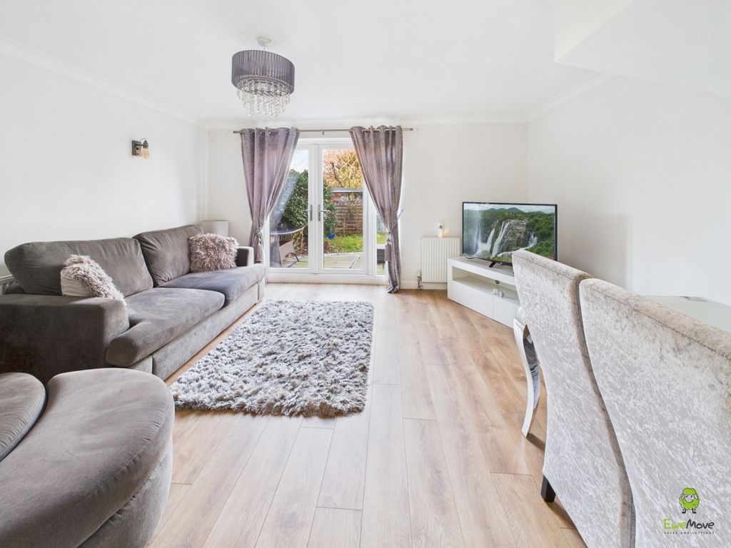 Property photo 2 of 8 Presented By Robert At Ewemove Bexleyheath And Dar