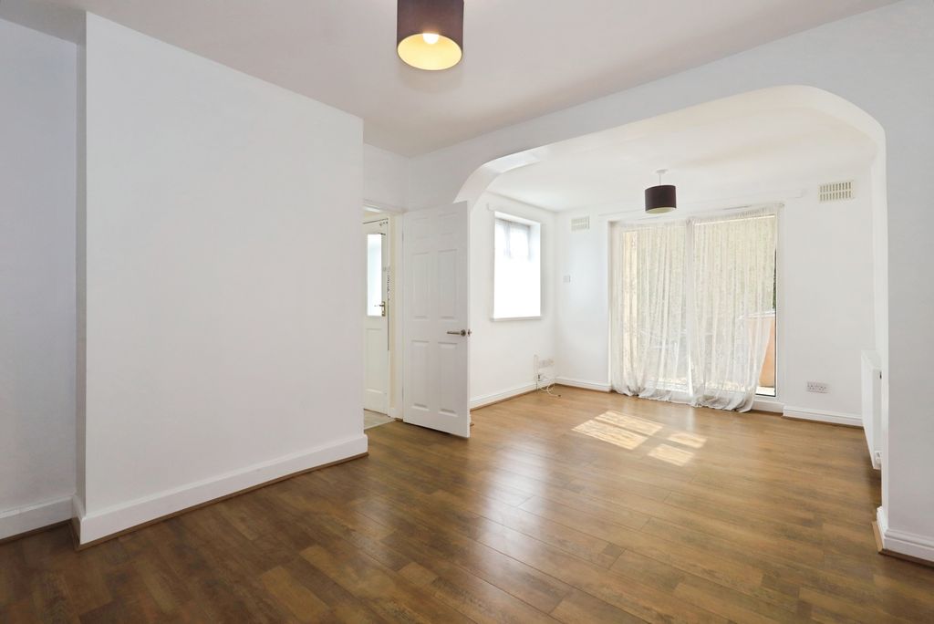 Property photo 3 of 16 Pbox-Img.Jpg