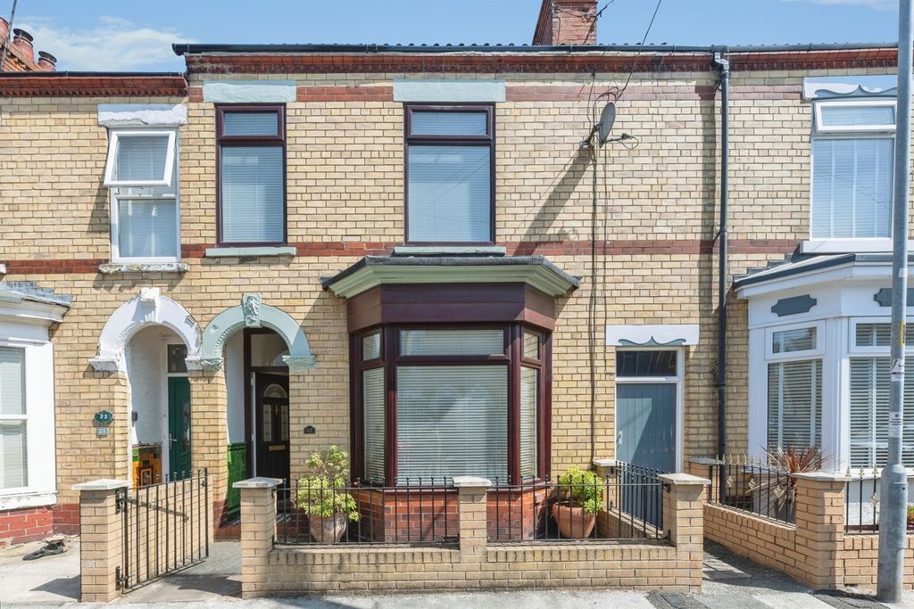 Property photo 1 of 18