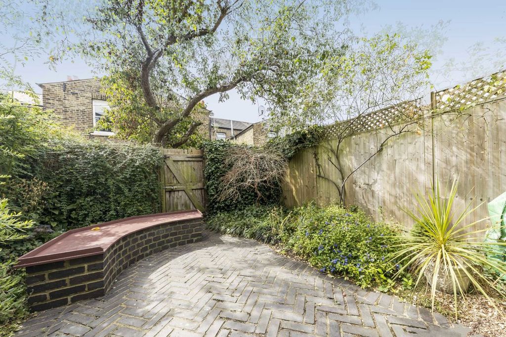 Property photo 3 of 8