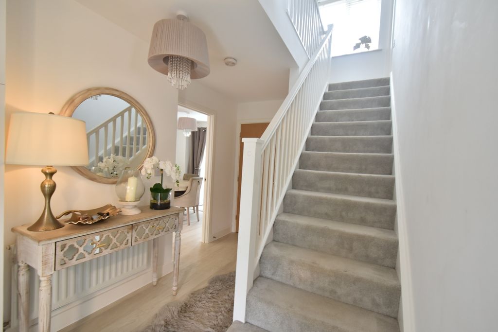 Property photo 2 of 18 Hallway 2025