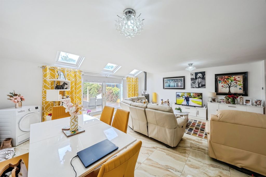 Additional image 10 of 2 bed flat for saleNew Road, Porthcawl CF36