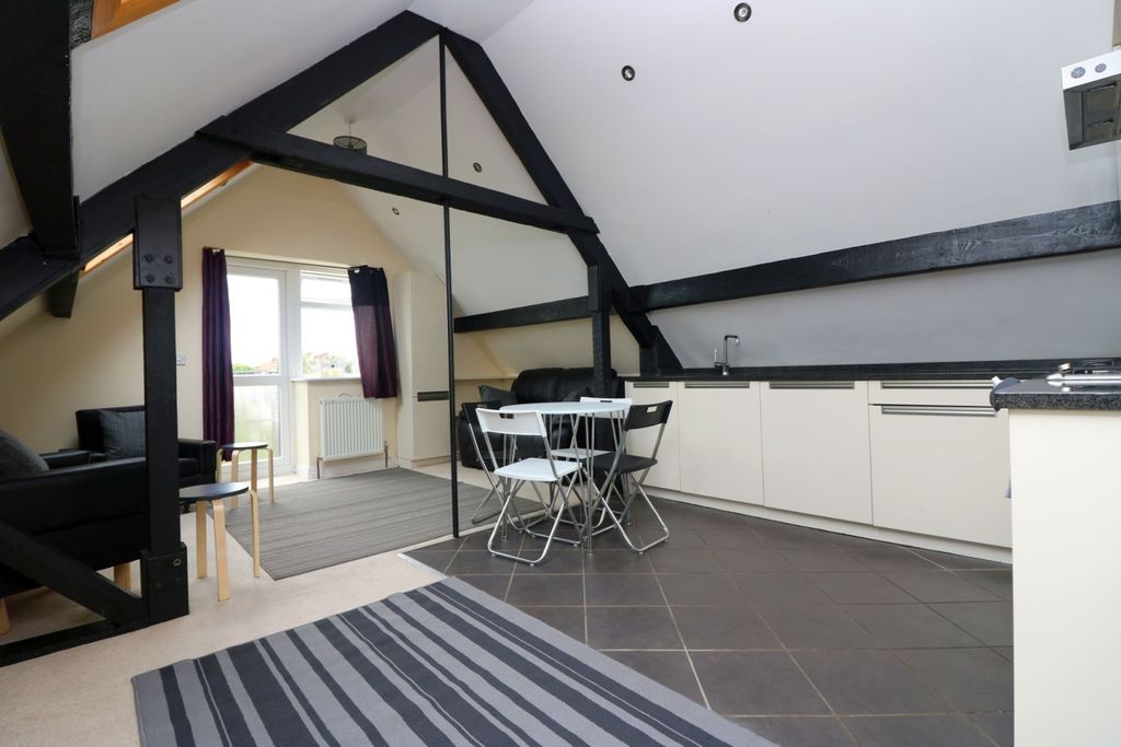 Property photo 2 of 6 Flat 5 31-33 Harvest Lounge