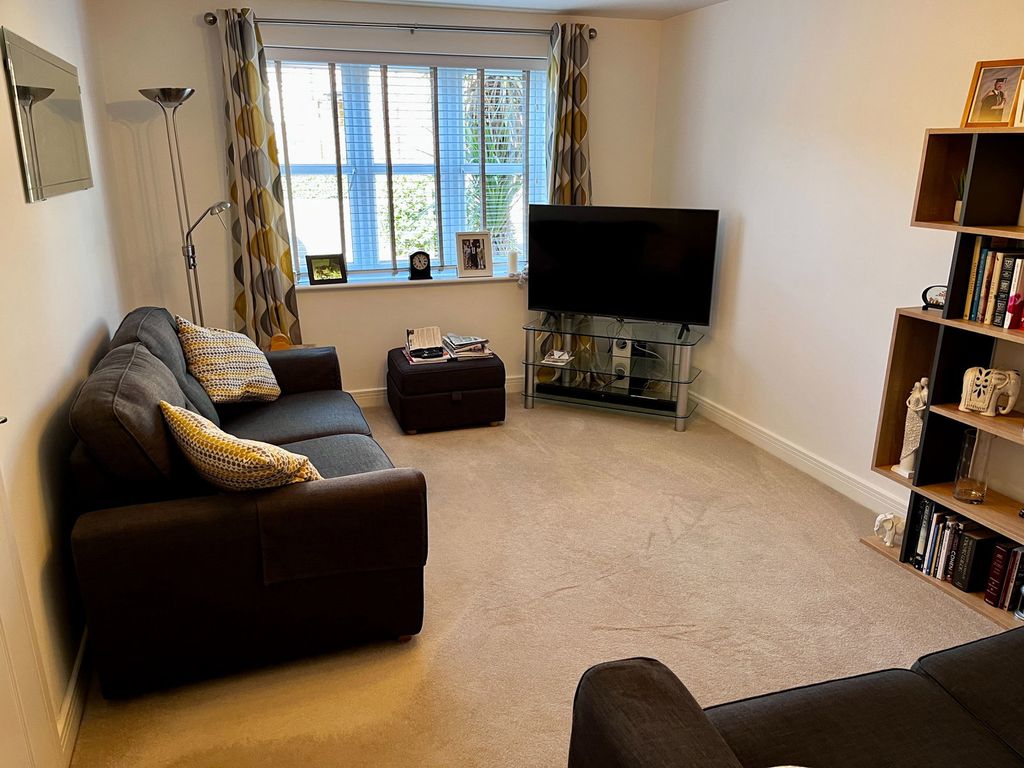 Property photo 3 of 21