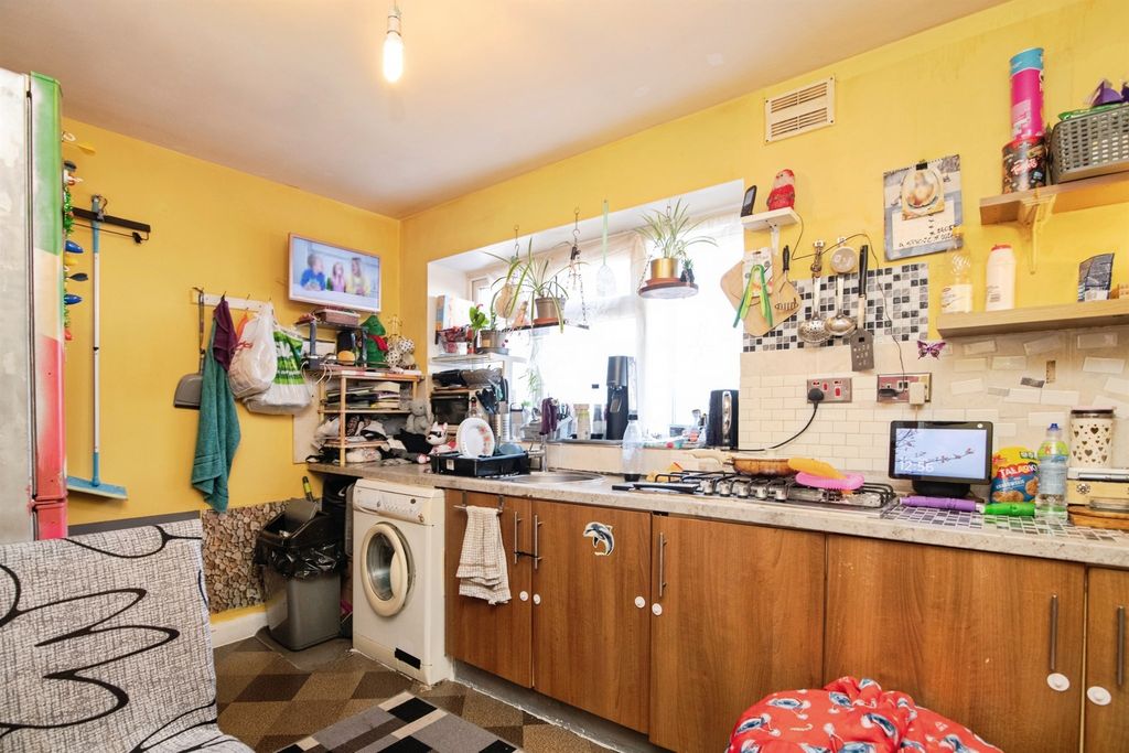 Property photo 3 of 14