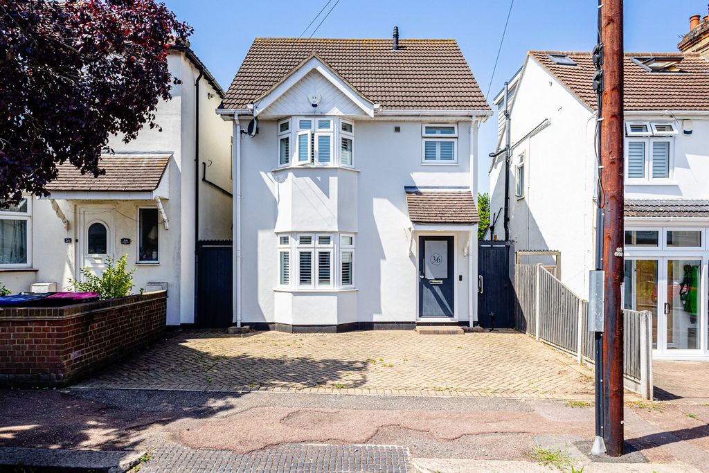 Property photo 1 of 34