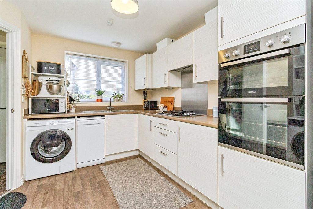 Property photo 2 of 12 Kitchen