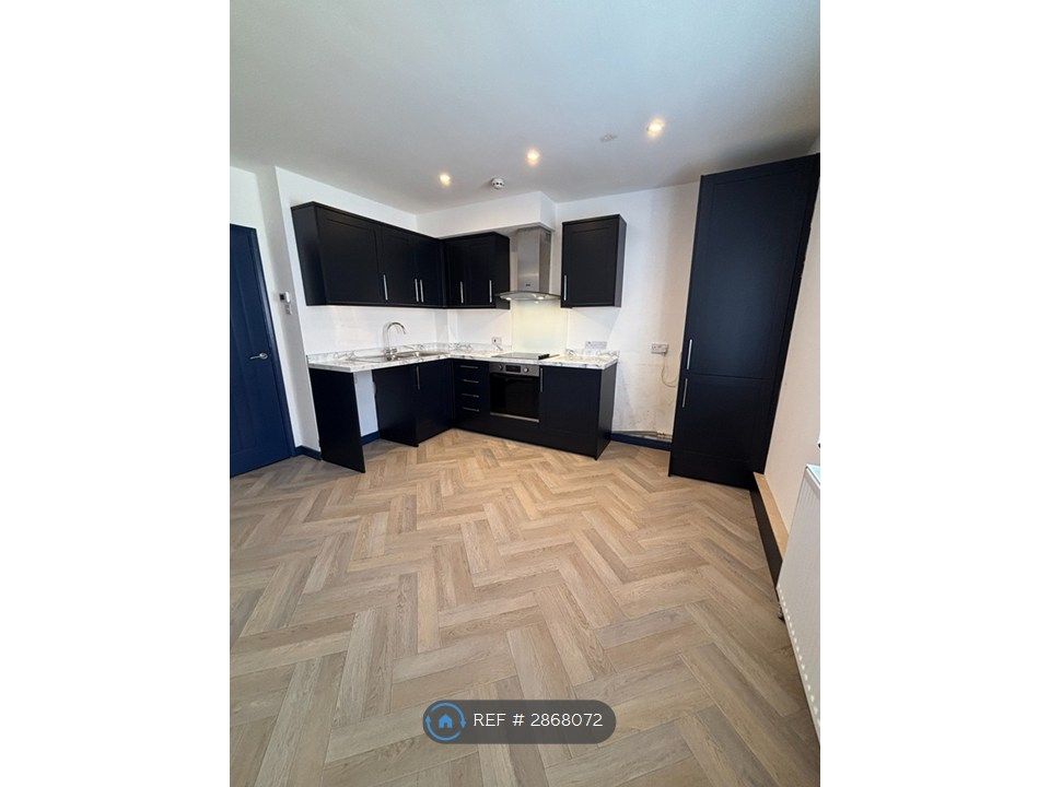 Property photo 2 of 14 Integrated Oven, Hob And Hood